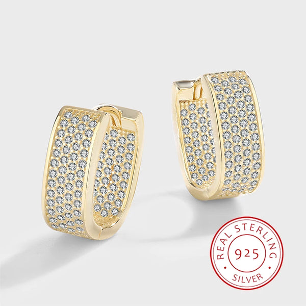 Boucles d'oreilles à clous dorées texturées avec accents de diamant, garantie argent 925.