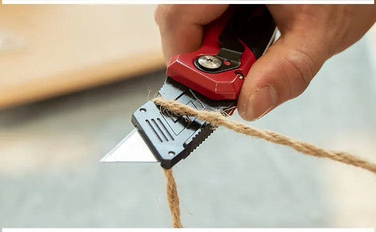 Folding Utility Knife with Built-In Blade Storage and Gut Hook