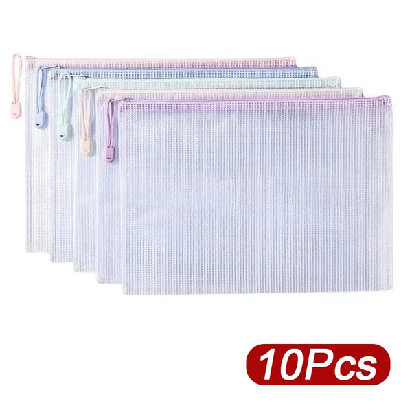 Un juego de diez bolsas de documentos transparentes con cremallera de malla en varios colores pastel apiladas.