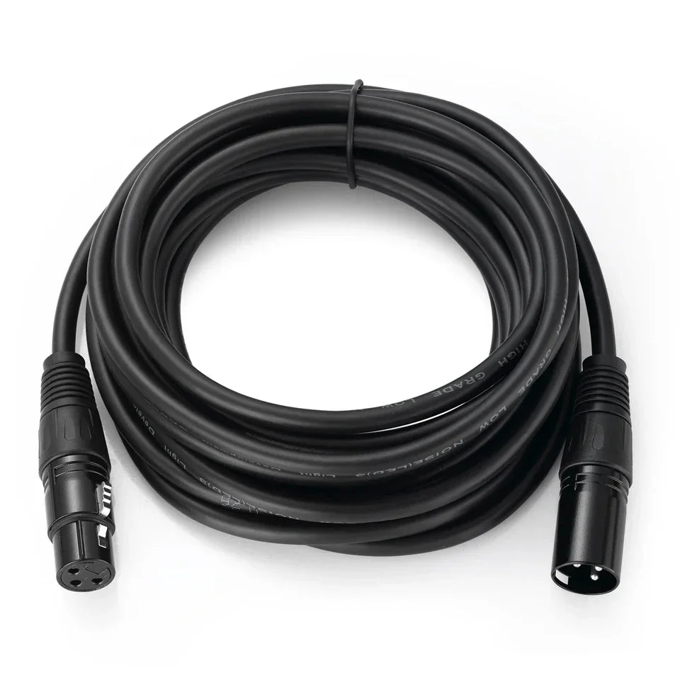 Cable de audio profesional negro de 3 pines XLR enrollado y terminado con conectores.
