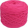 Eine Kugel dicker, pinker Polyester-Strang zum Stricken für Handarbeit