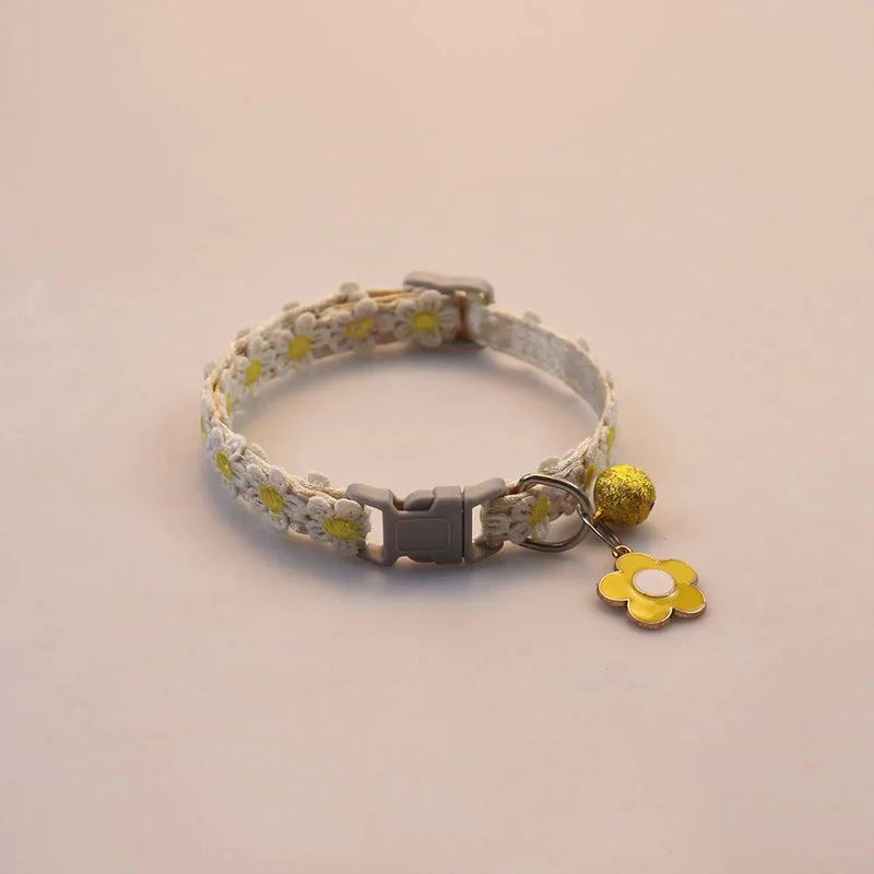 Collier en Dentelle Réglable pour Chat avec Pendentif