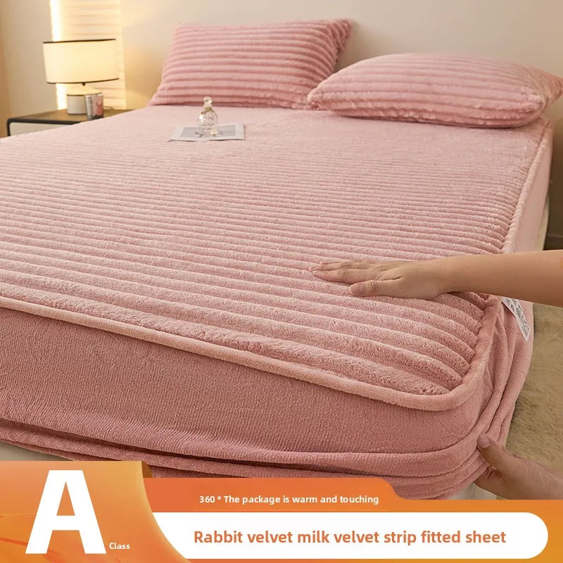 Plush Fitted Sheet Set with Pillowcases