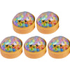 Sechs bunte, kugelförmige Squishy-Spielzeuge in Form von Knäuelchen aus Perlen.