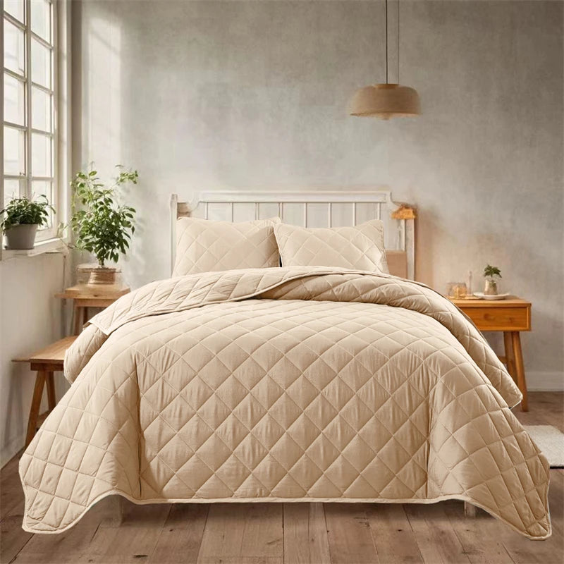 Lightweight Quilted Bedspread Set with Cloud Pattern