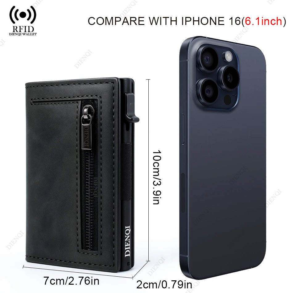 Porte-cartes en aluminium noir bloque RFID, à côté d'un iPhone 16 pour comparaison.