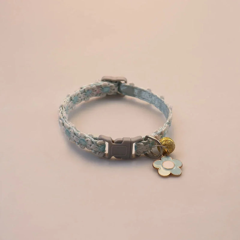 Collier en Dentelle Réglable pour Chat avec Pendentif