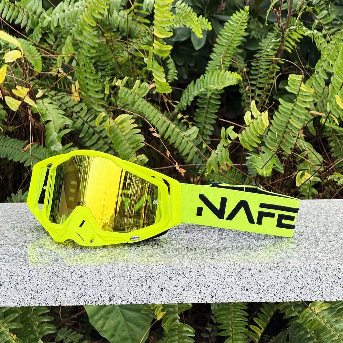 Motorcycle & Off-Road Sports Goggles with Anti-Fog Shield