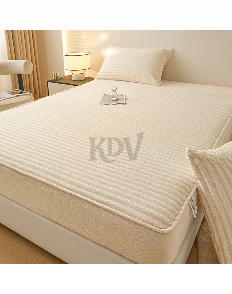 Plush Fitted Sheet Set with Pillowcases
