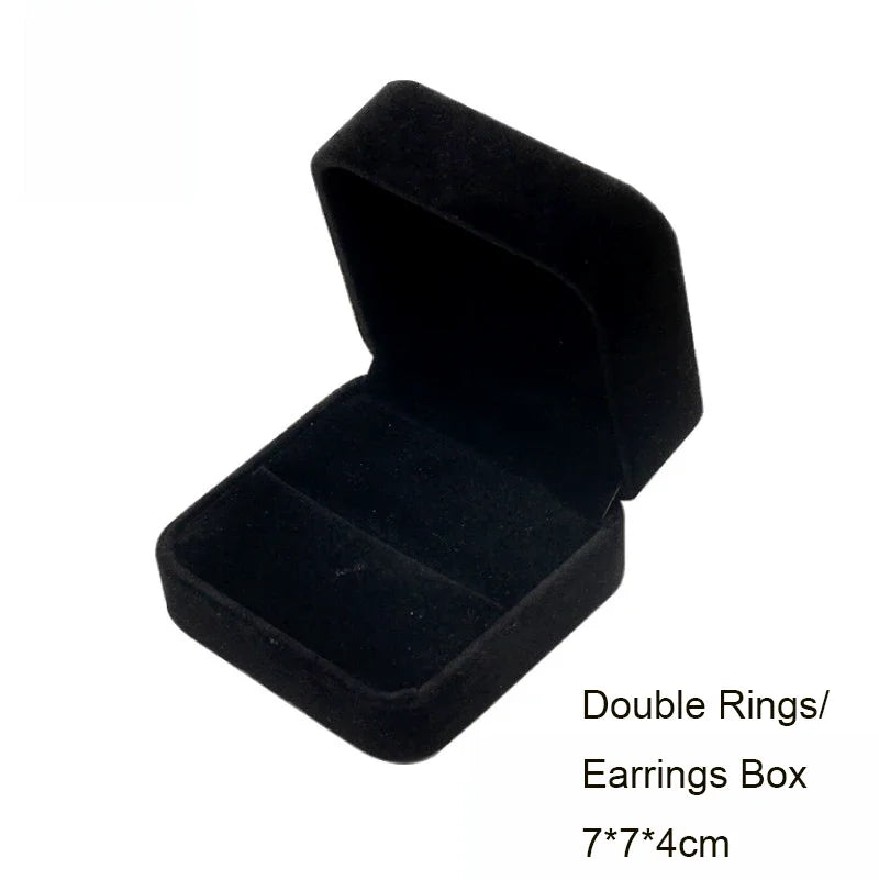 Black velvet double rings earrings box with dimensions 7x7x4cm