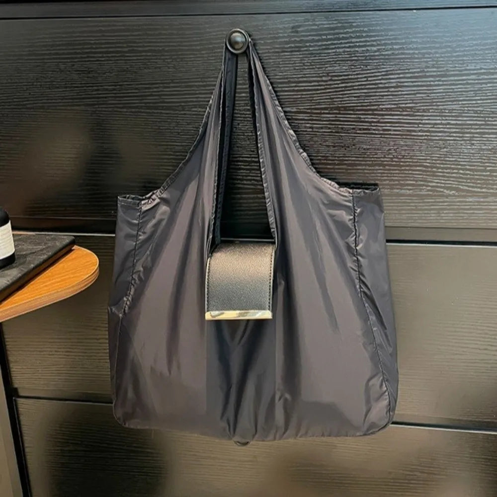 Compact Keychain Tote Bag – Foldable & Reusable Shopping Bag