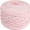 Pinkes dickes Polyester-Strickgarn aufgewickelt