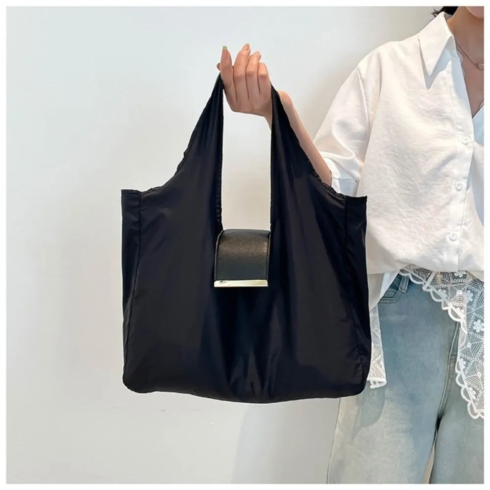 Compact Keychain Tote Bag – Foldable & Reusable Shopping Bag