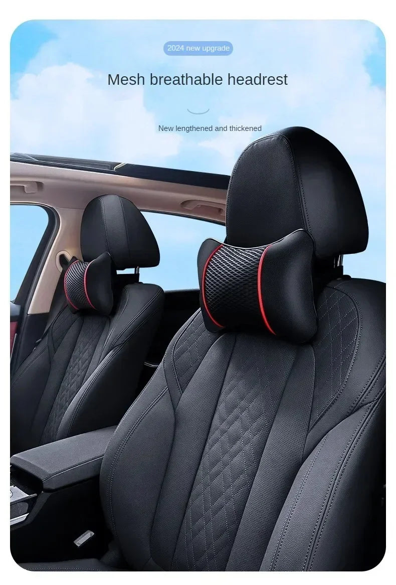 Vista de cerca de un respaldo y cojín de asiento de coche negro con material de malla transpirable y detalles rojos.
