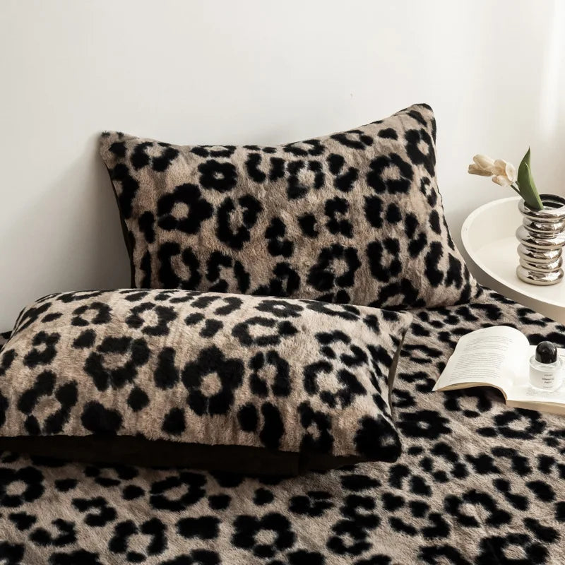 Cozy Plush Fitted Sheet with Leopard Print