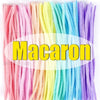 Un paquet de cure-dents colorés en dégradé arc-en-ciel rose, jaune, vert, bleu et violet.