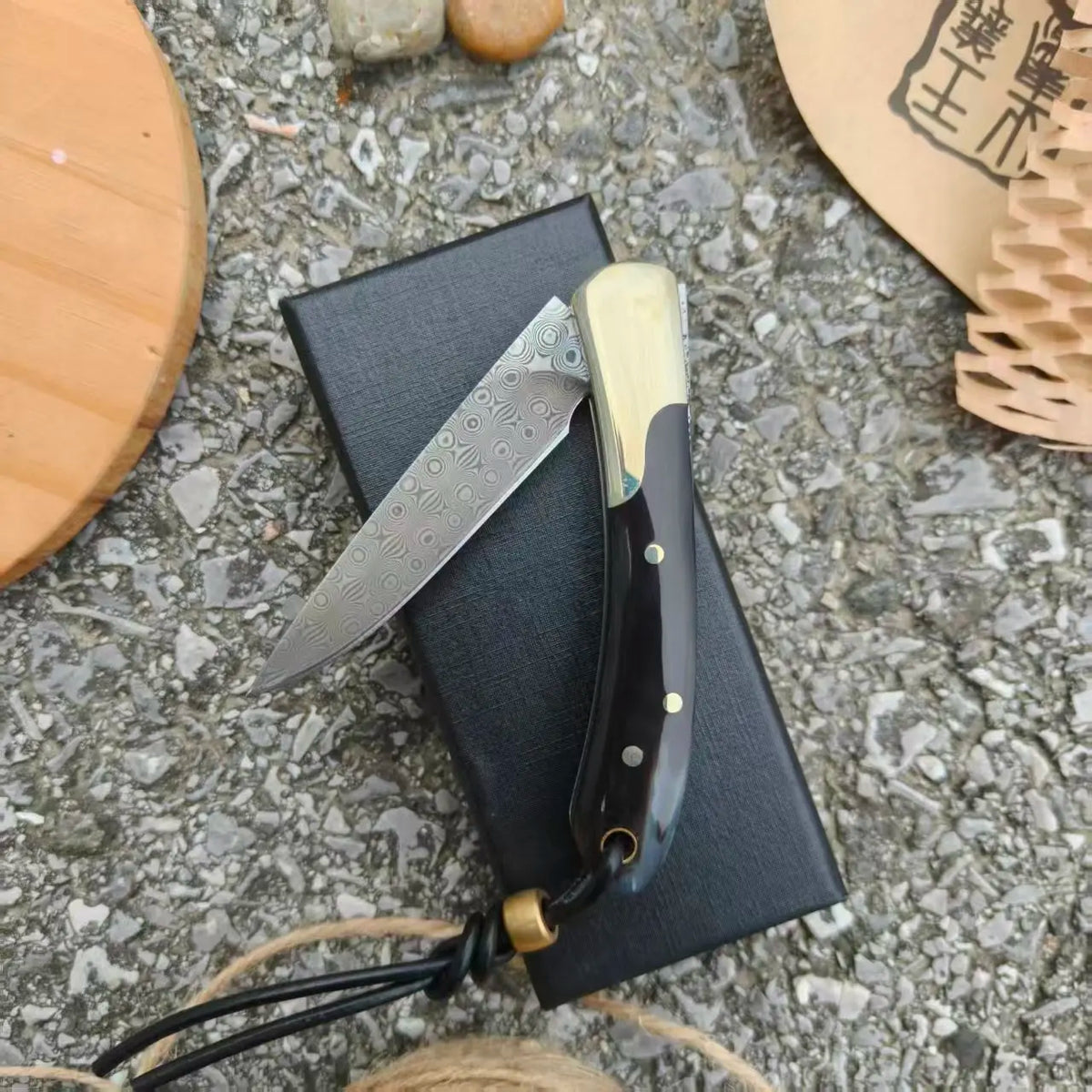 VG10 Damascus Steel Folding Knife with Water Buffalo Horn Handle