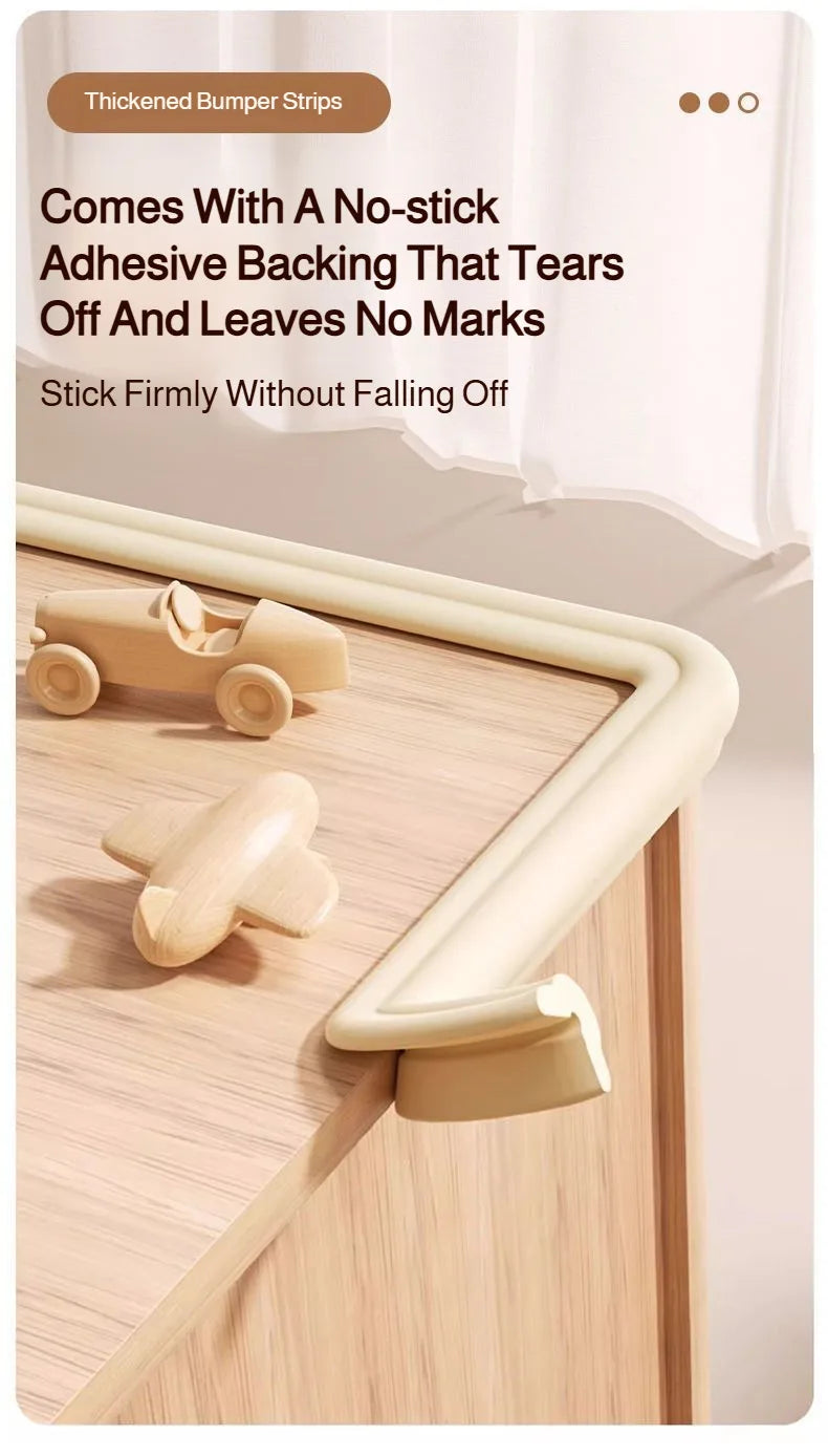 Helles beige Eckschutz für einen Tisch mit antihaftendem Klebeuntergrund und einem Holzspielzeugauto.