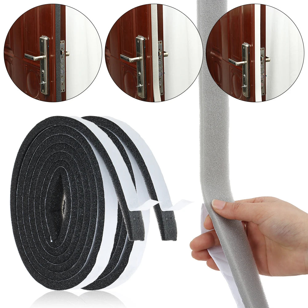 Rollo de cinta de sellado adhesiva de espuma resistente para clima, con acercamientos de manijas de puertas e instalación.