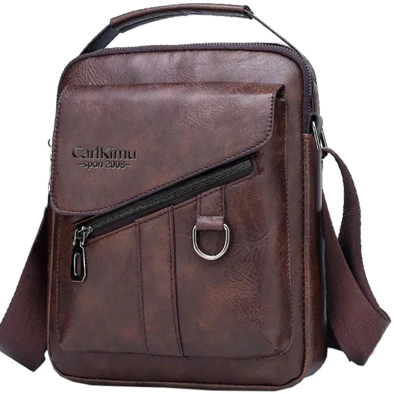 Sac bandoulière en cuir PU marron foncé vintage avec poche zippée et sangle réglable.