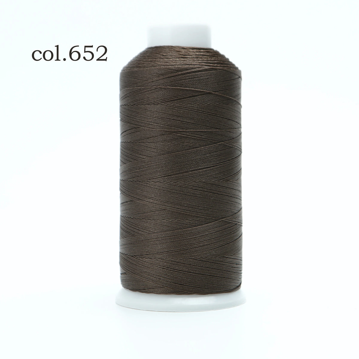 Spool of dark brown heavy-duty nylon bonded thread labeled col.652