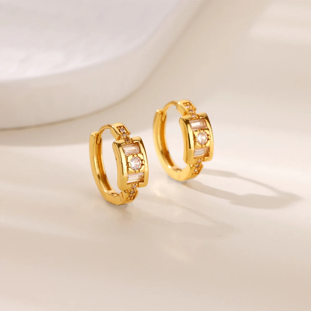 Boucles d'oreilles créoles en zircon cubique ton or
