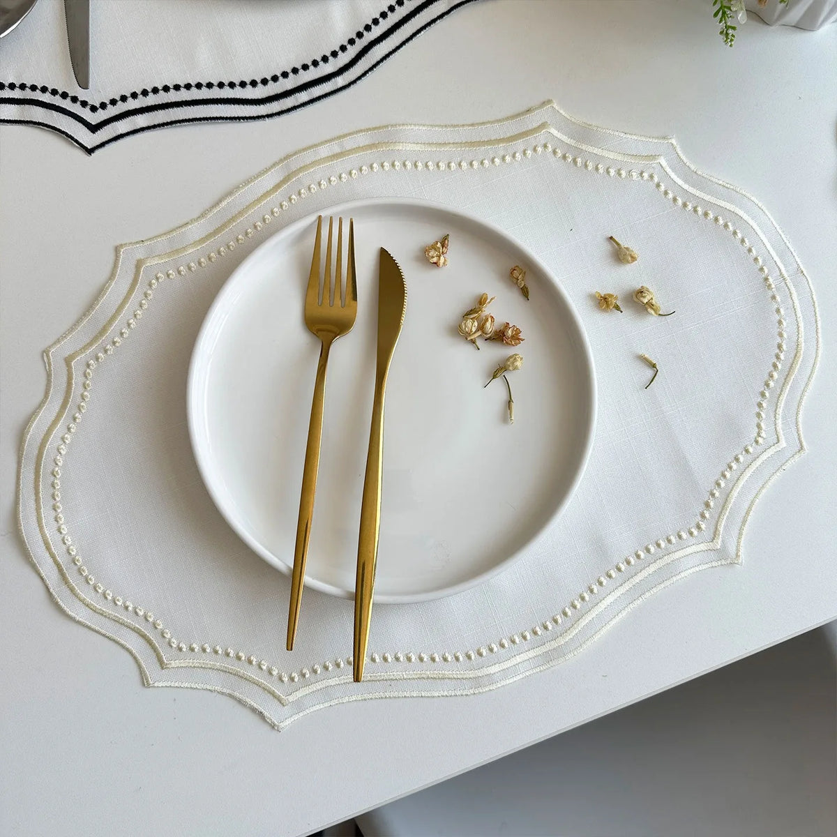 Embroidered Cotton-Linen Placemat Set – Elegant French Lace Table Decor