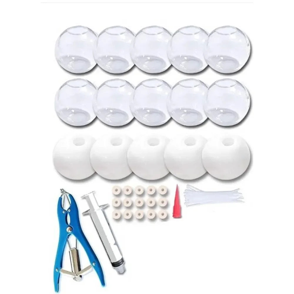 Set aus klaren und weißen Squishy-Stressbällen mit Werkzeug zum Herstellen