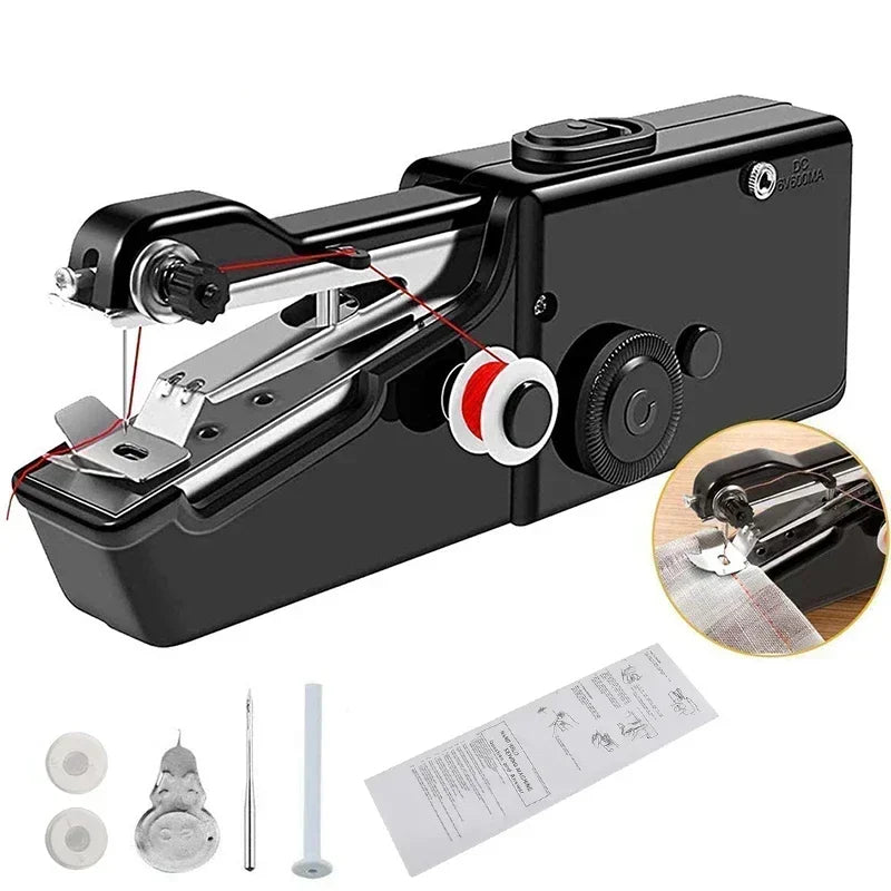 Schwarze portable Mini-Nähmaschine mit Zubehör auf weißem Hintergrund