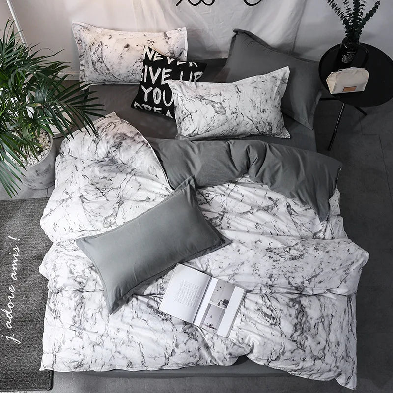 Modern Polyester Duvet Cover Set with Two Pillowcases