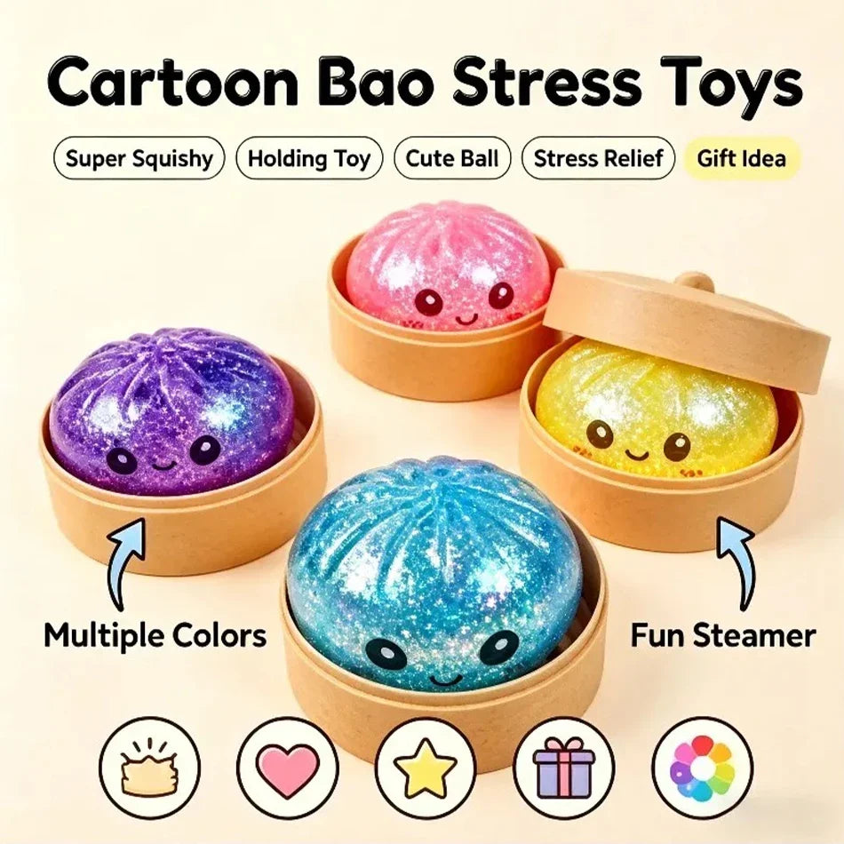 Eine Sammlung farbenfroher Glitzerbälle und weicher Spielzeuge in Holzbehältern zur Stressbewältigung und zum Spaß.
