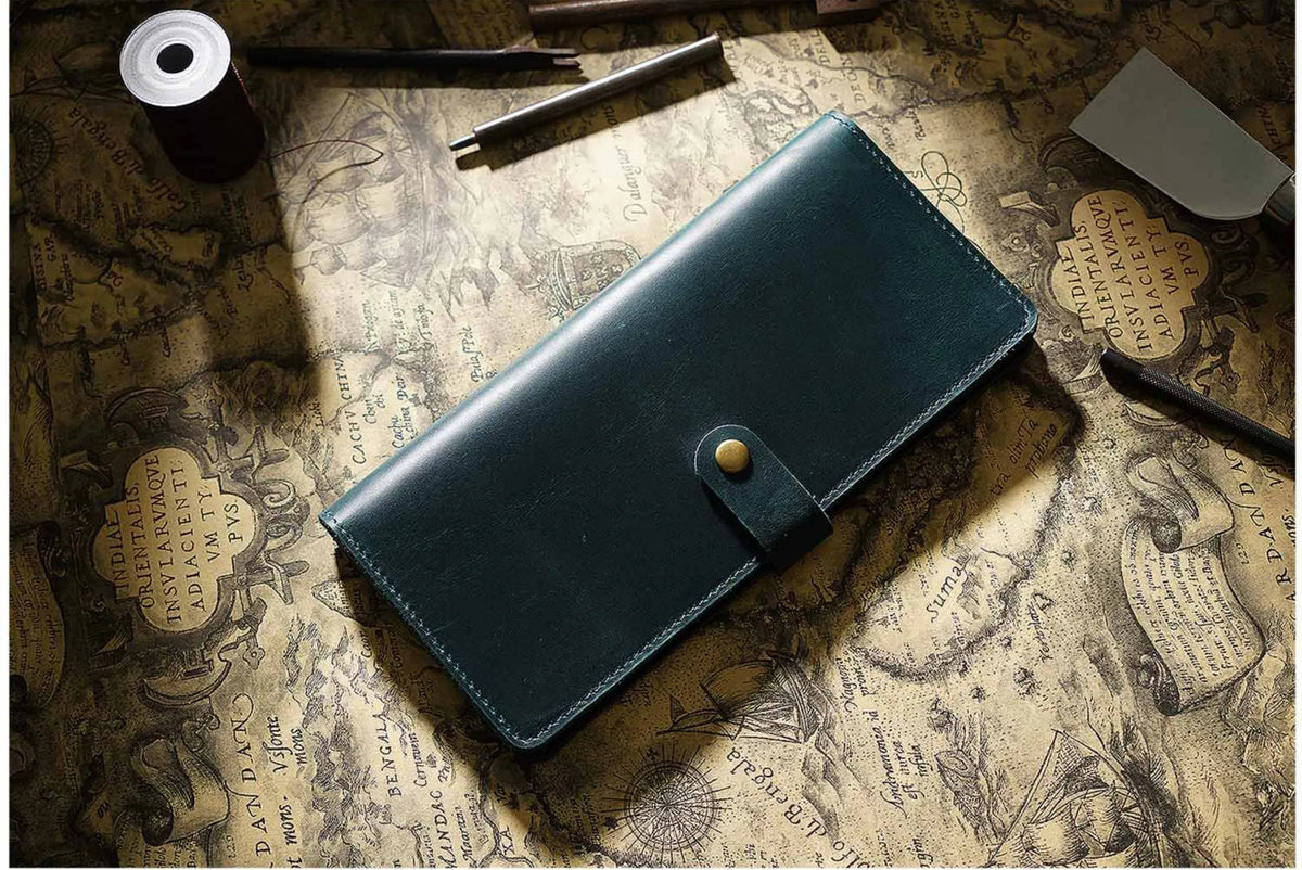 Vintage Leather Long Bifold Wallet with Snap Closure