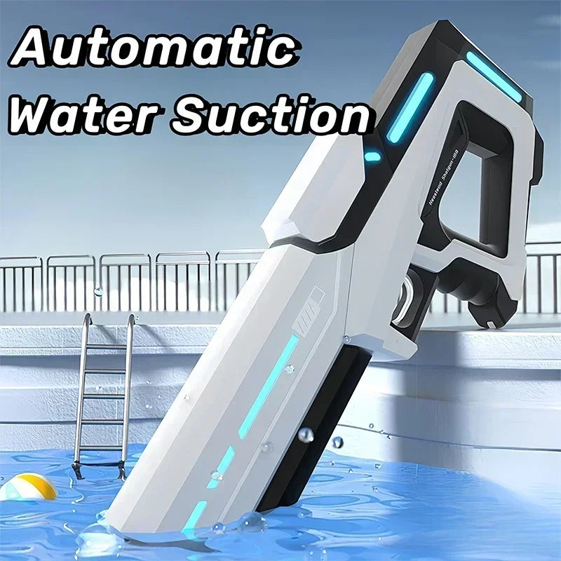 Weißes, automatisches elektrisches Wasseransauggerät, eingetaucht in blaues Wasser.