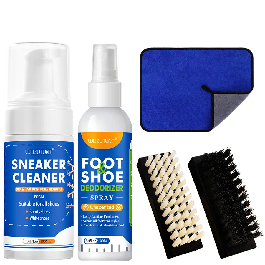 Botella de spray con espuma desodorizante para zapatos y una almohadilla de limpieza azul para zapatos