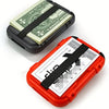 Orange Wallet-Hülle neben US-Dollar-Banknoten, die RFID-Schutz demonstriert.