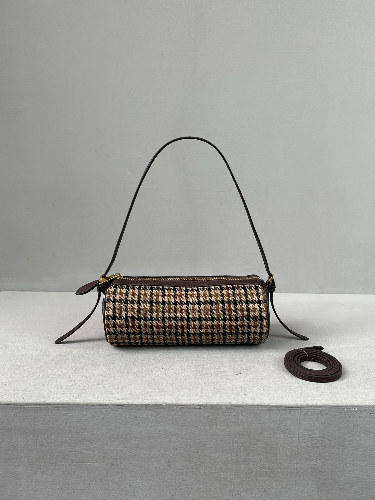 Vintage Y2K Vegetable-Tanned Leather Cylinder Bag