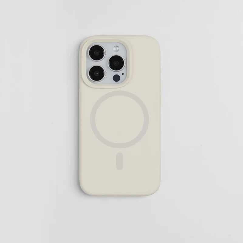 Coque en silicone liquide beige clair pour iPhone, avec découpe circulaire.