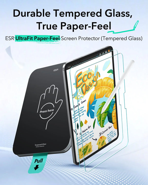 Gros plan d'un protecteur d'écran en verre trempé durable appliqué à un iPad, démontrant la technologie UltraFit Paper-Feel