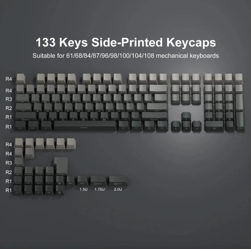 Eine Sammlung von 133 seitlich gedruckten Keycaps für mechanische Tastaturen in verschiedenen Layouts und Farben.