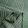 Lightweight All-Season Quilted Bedding Set with Pillow Shams