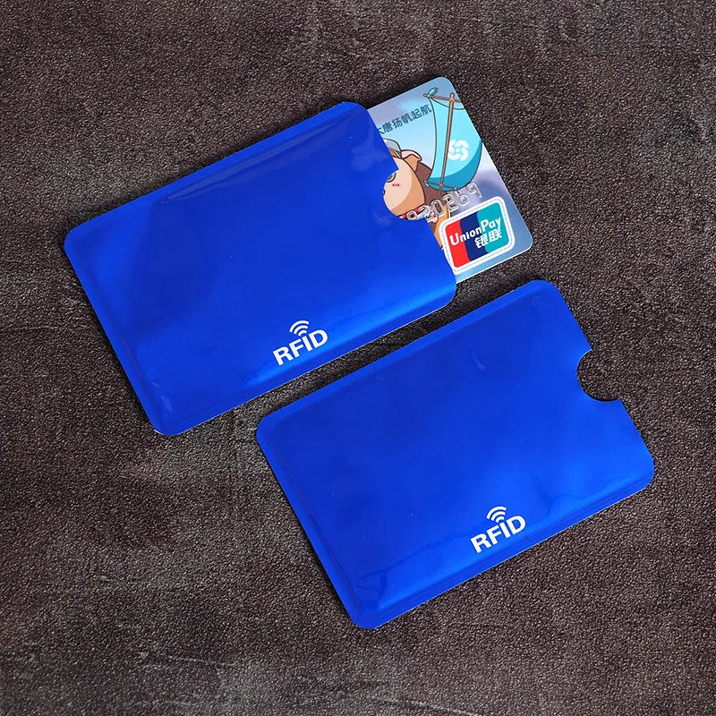 A blue RFID blocking card sleeve is shown next to a UnionPay card.
