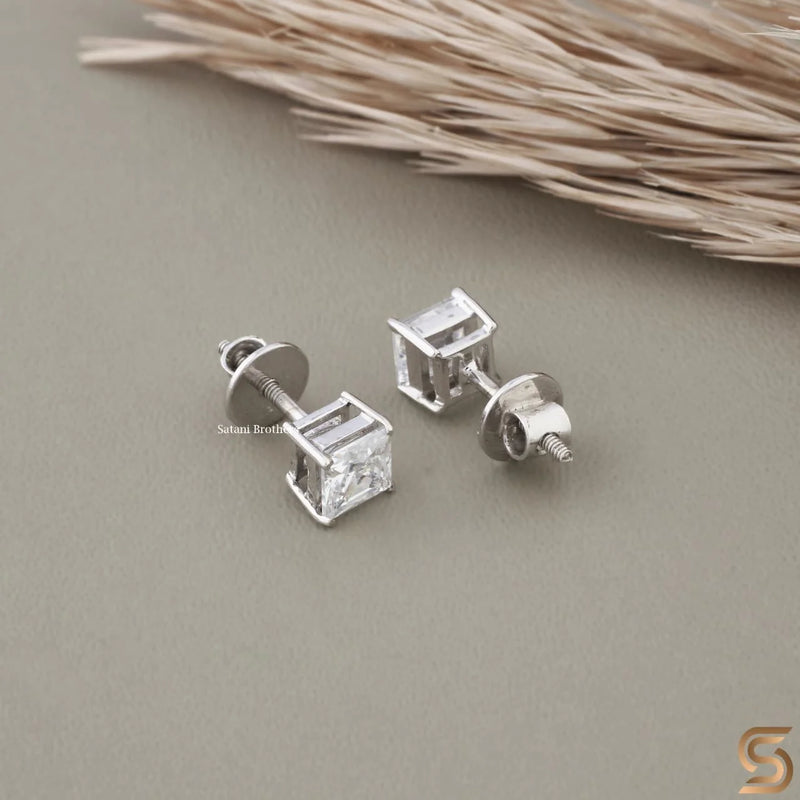 Prinzessinnen-Schliff Moissanit-Stecker in Sterlingsilber