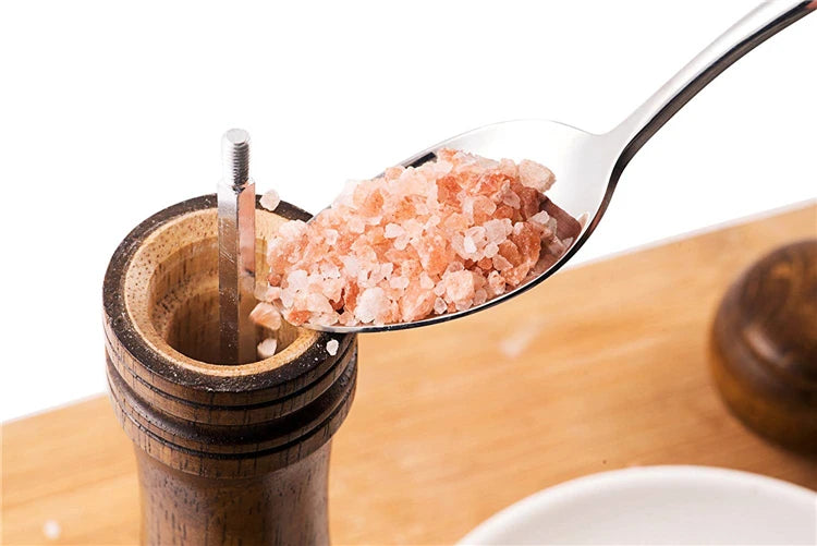 Wooden Pepper Mill with Adjustable Coarseness