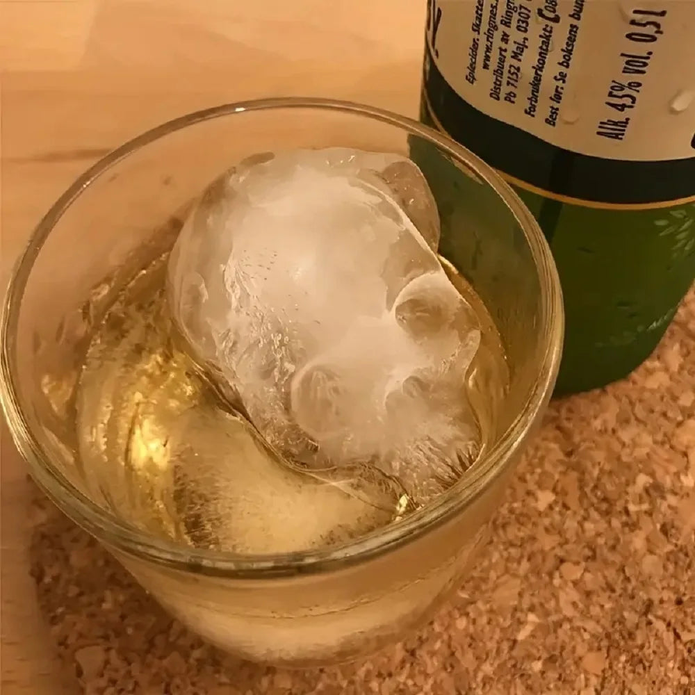Skull and Diamond Silicone Ice Cube Mold Tray with Lid