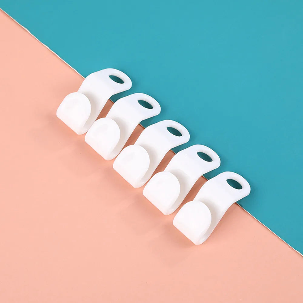Space-Saving Hanger Connector Hooks for Closet Organization