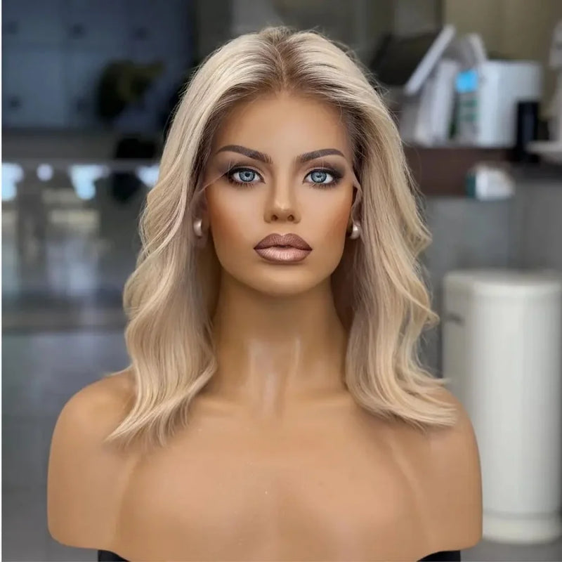 Perruque Bob à Frange en Dentelle Blonde Dorée avec Racines Brunes