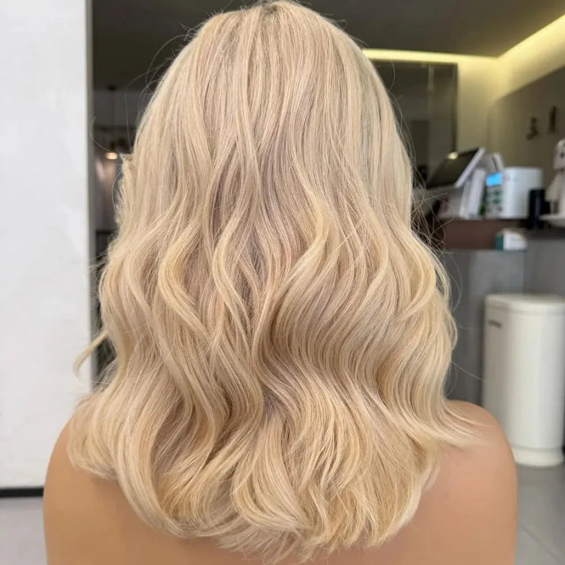 Perruque Bob à Frange en Dentelle Blonde Dorée avec Racines Brunes