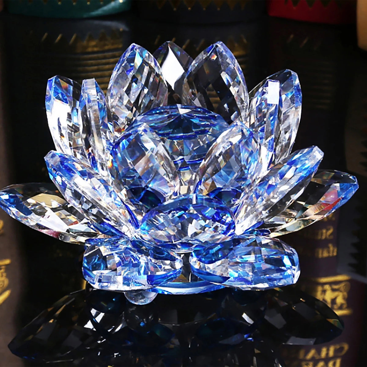 Crystal Lotus Flower Figurine – Elegant Glass Tabletop Decor