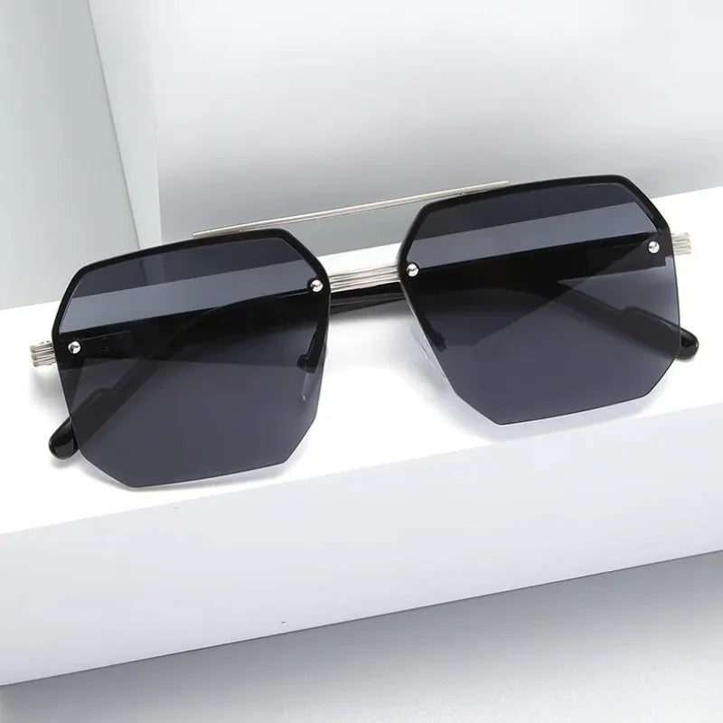 Classic Aviator Sunglasses with UV400 Protection