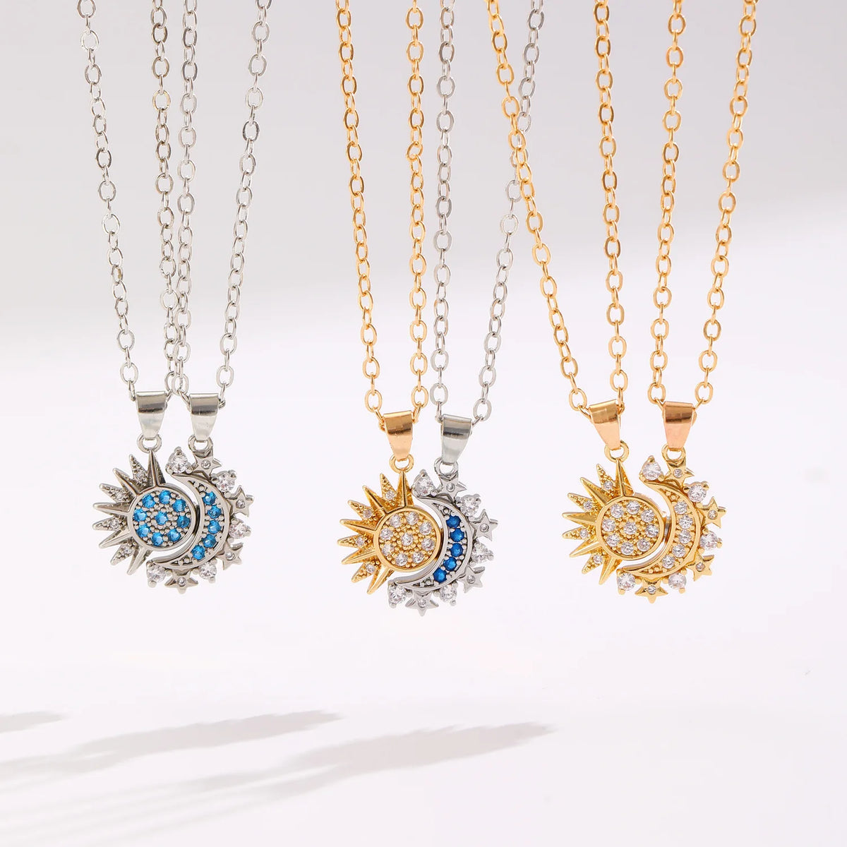Colliers pendants magnétiques dorés et argentés à trois couches avec des motifs de soleil et de lune